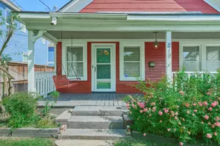 219 W 13th St, Houston, TX 77008 - Photo 4