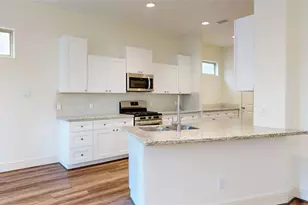 155 Benjis Pl, The Woodlands, TX 77380 - Photo 10