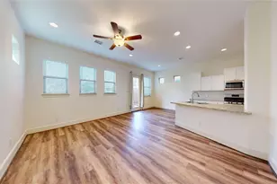 155 Benjis Pl, The Woodlands, TX 77380 - Photo 8