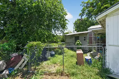 105 S Broadway Street, Thorndale, TX 76577 - Photo 4