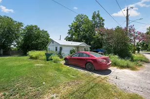 105 S Broadway St, Thorndale, TX 76577 - Photo 14