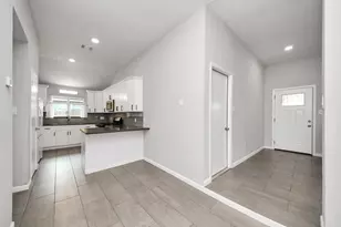11122 Windmark Pl, Houston, TX 77099 - Photo 10