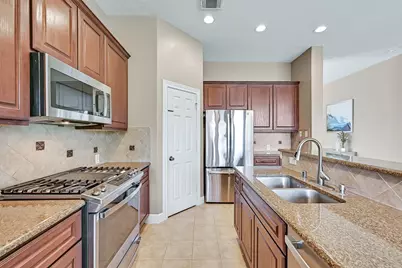 2622 Canyon Falls Drive, Manvel, TX 77578 - Photo 10