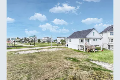 710 Vista Bella, Galveston, TX 77554 - Photo 8