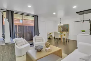 3401 Timmons Ln, Houston, TX 77027 - Photo 2