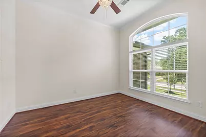 7214 Deep Forest Drive, Houston, TX 77088 - Photo 8