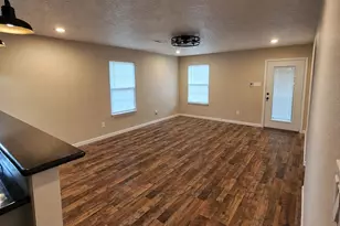410 S Tannahill St, Vidor, TX 77662 - Photo 4