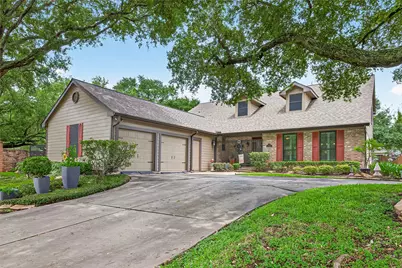 303 Longview Drive, Sugar Land, TX 77478 - Photo 2