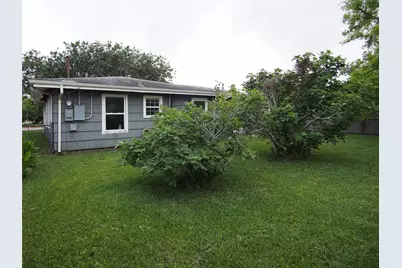112 Tuna Street, Galveston, TX 77550 - Photo 8