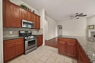 13719 Saxony Dr, Sugar Land, TX 77498 - Photo 18
