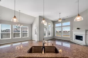 23309 Zinfandel Dr, Alvin, TX 77511 - Photo 8