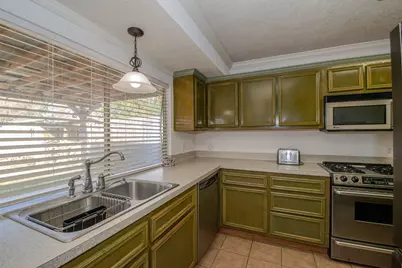 820 Enfield Lane, Beaumont, TX 77707 - Photo 10