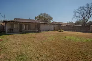 820 Enfield Ln, Beaumont, TX 77707 - Photo 28