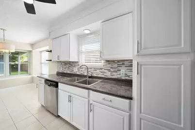 4918 Valley View Drive, La Porte, TX 77571 - Photo 8