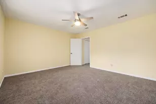 907 Gardenwalk Dr, La Porte, TX 77571 - Photo 16