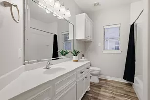 199 Kings Point St, Conroe, TX 77356 - Photo 28