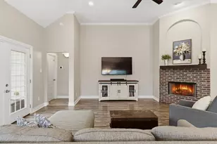 199 Kings Point St, Conroe, TX 77356 - Photo 10