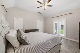 199 Kings Point St, Conroe, TX 77356 - Photo 22