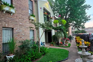 6602 Harbor Town Dr, Houston, TX 77036 - Photo 2