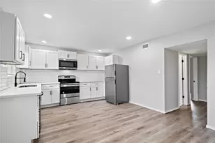 9711 Linkmeadow Ln, Houston, TX 77025 - Photo 6