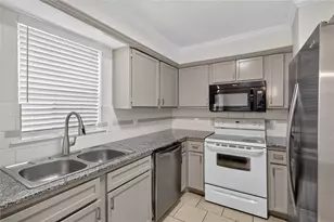 1221 Cedar Post Ln, Houston, TX 77055 - Photo 4