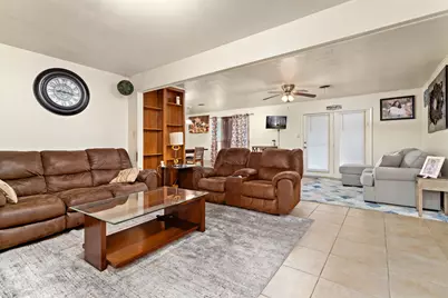 135 Ferndale Lane, Beaumont, TX 77707 - Photo 2