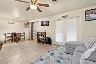 135 Ferndale Ln, Beaumont, TX 77707 - Photo 4