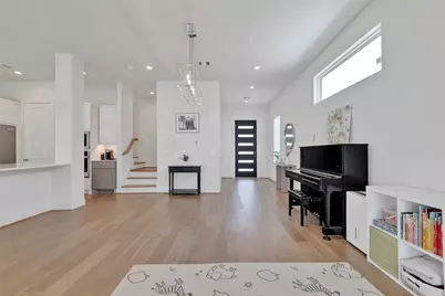 8706 Ojeman Creek Lane, Houston, TX 77055 - Photo 6