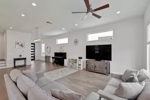 8706 Ojeman Crk Ln, Houston, TX 77055 - Photo 12