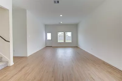 9910 Oakheath Bluff Drive, Baytown, TX 77521 - Photo 8