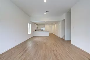 9910 Oakheath Blf Dr, Baytown, TX 77521 - Photo 4