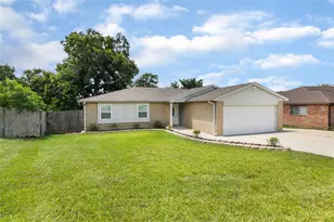 12757 Lake Conroe Hills Dr, Willis, TX 77318 - Photo 4