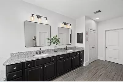 8222 Merlot Lane, Houston, TX 77055 - Photo 16