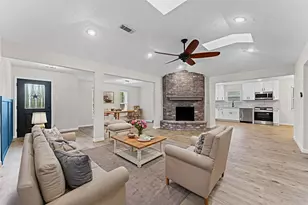 27241 Wells Ln, Conroe, TX 77385 - Photo 6