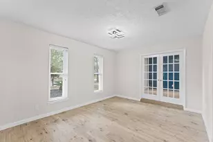 27241 Wells Ln, Conroe, TX 77385 - Photo 10