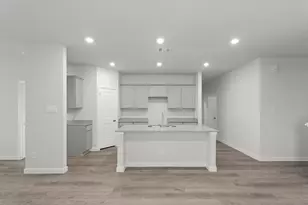 506 Shoreview Dr, Willis, TX 77303 - Photo 2