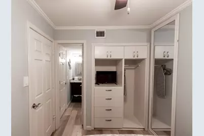 6102 Seawall Boulevard #212B, Galveston, TX 77551 - Photo 10