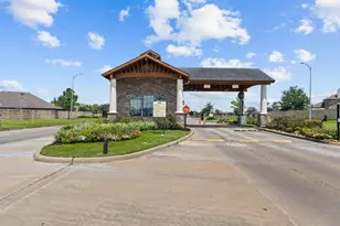 9915 Sterling Village Dr, Rosharon, TX 77583 - Photo 38