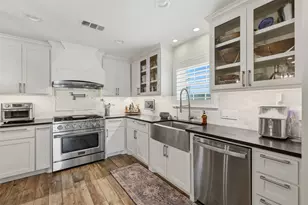 6726 Cindy Ln, Houston, TX 77008 - Photo 14