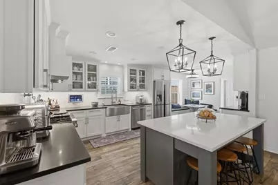 6726 Cindy Lane, Houston, TX 77008 - Photo 10