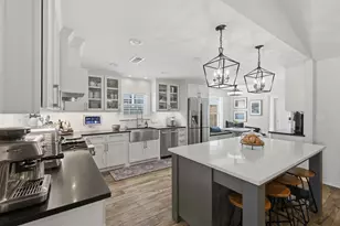 6726 Cindy Ln, Houston, TX 77008 - Photo 10