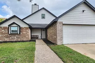 128 Lasso St, Angleton, TX 77515 - Photo 1