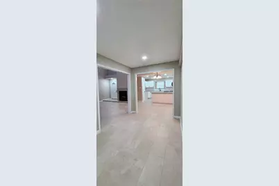 128 Lasso Street, Angleton, TX 77515 - Photo 10