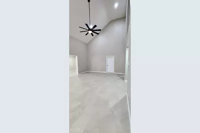128 Lasso Street, Angleton, TX 77515 - Photo 2