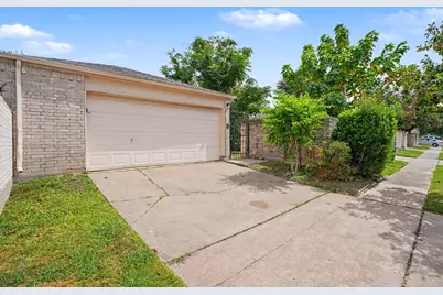 11906 N Fairhollow Lane, Houston, TX 77043 - Photo 2
