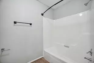 11906 N Fairhollow Ln, Houston, TX 77043 - Photo 14