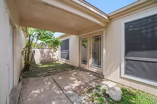 11906 N Fairhollow Ln, Houston, TX 77043 - Photo 16