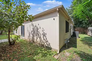 11906 N Fairhollow Ln, Houston, TX 77043 - Photo 18