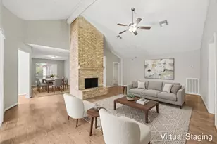 11906 N Fairhollow Ln, Houston, TX 77043 - Photo 4