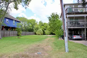 219 W 5th St, Kemah, TX 77565 - Photo 10